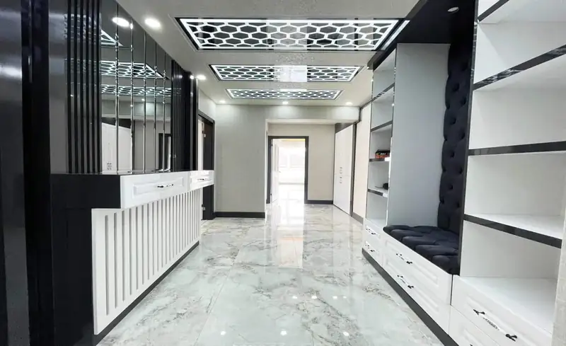Aynalı panelli antre ve vestiyer